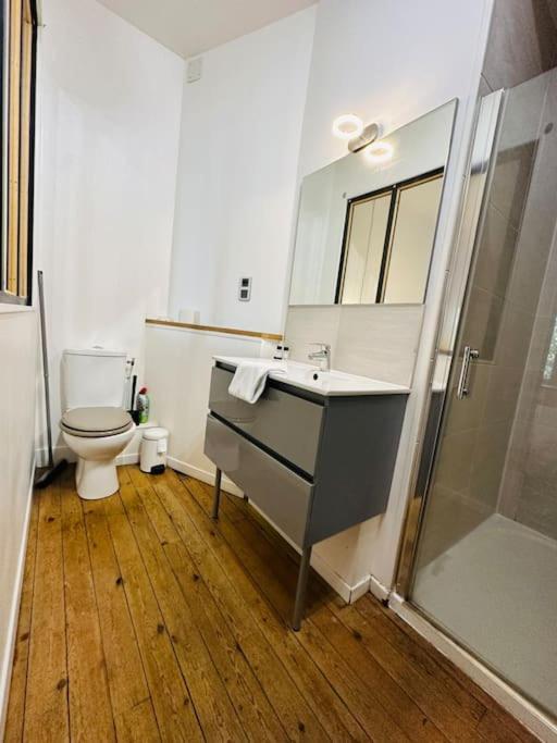 Standing Apartment T2 Near The Train Station And Tours Exterior photo