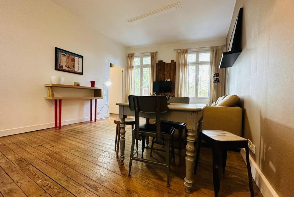Standing Apartment T2 Near The Train Station And Tours Exterior photo