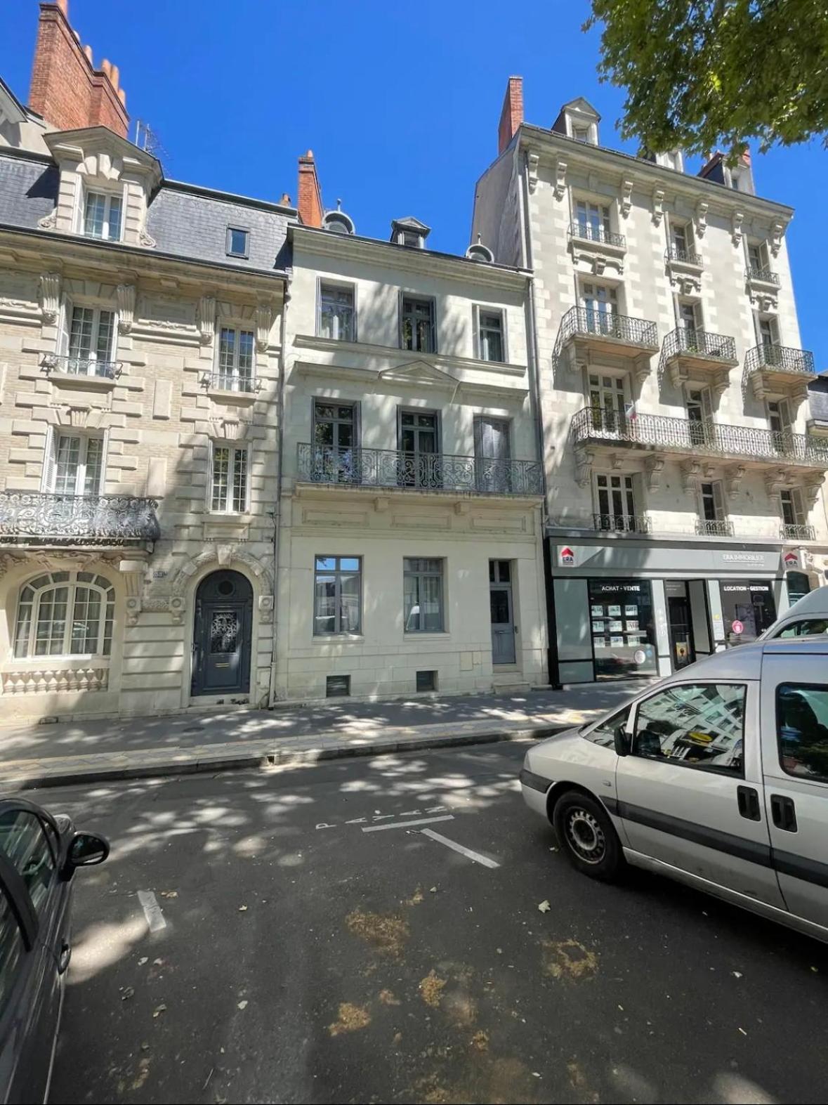 Standing Apartment T2 Near The Train Station And Tours Exterior photo